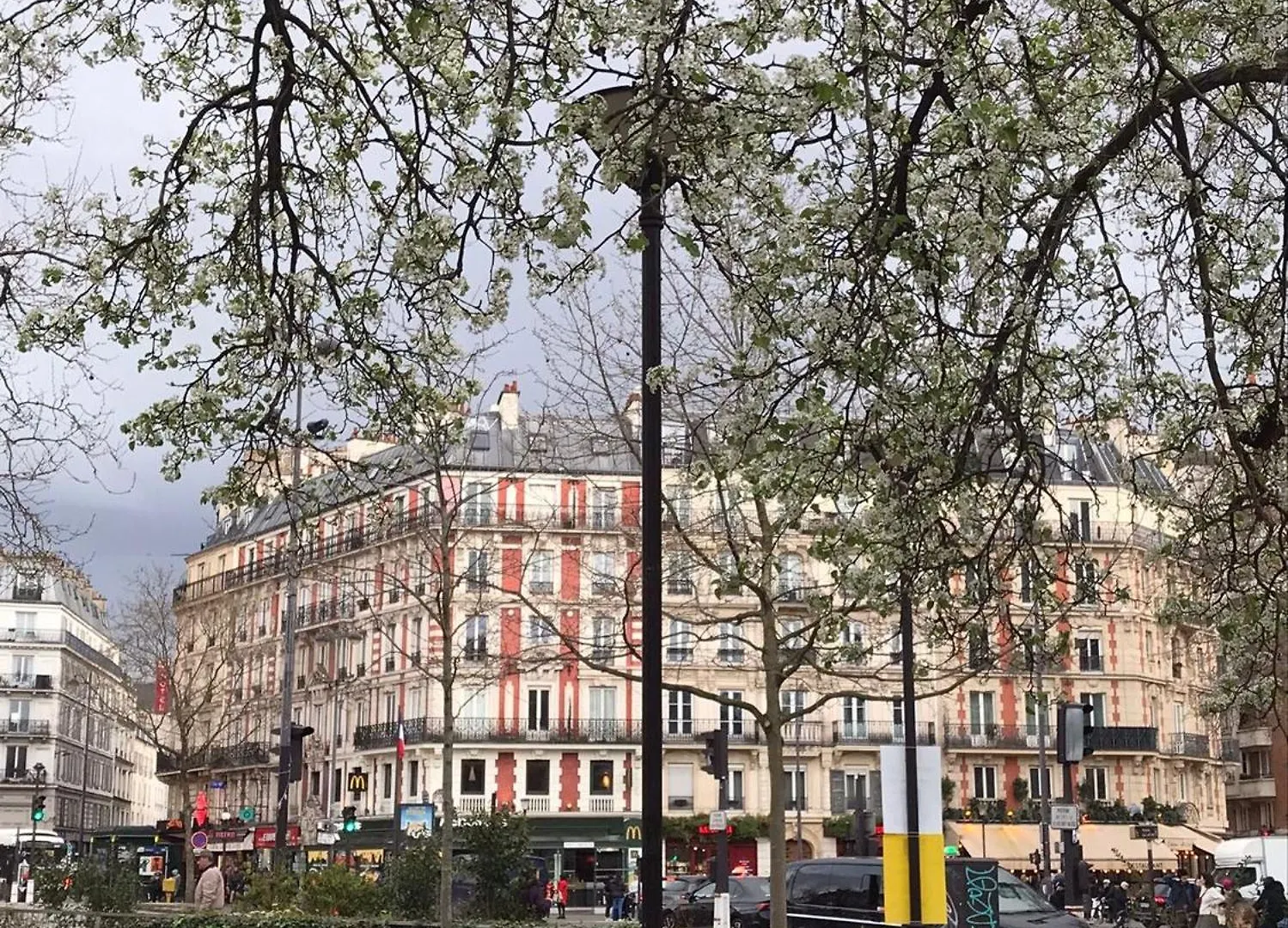 Apartment Sunny Bastille-Roquette Paris France