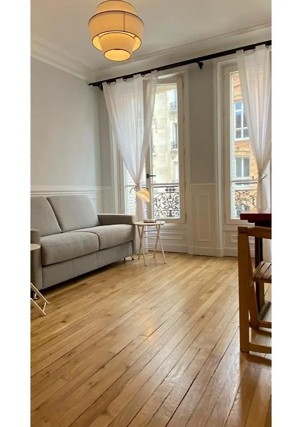 Sunny Bastille-Roquette פריז 0*,